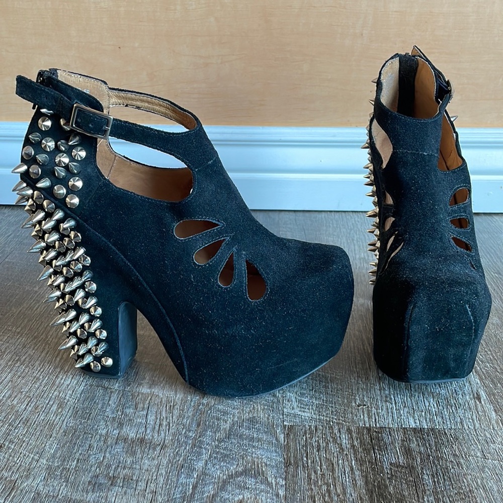 🖤 Jeffrey Campbell Cuffed Spiked suede platforms